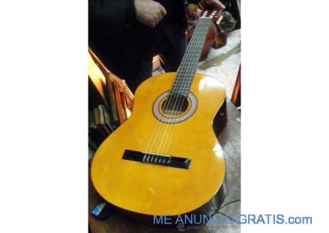 Guitarra XP por tan solo 45€.